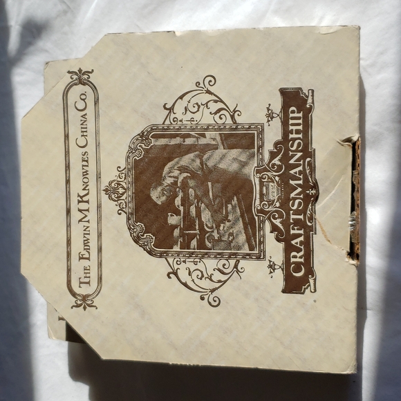 Norman Rockwell Plate, "Working in the Kitchen" - Picture 5 of 5